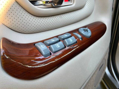 2000 Cadillac Escalade