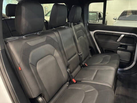 2023 Land Rover Defender 130 X-Dynamic SE