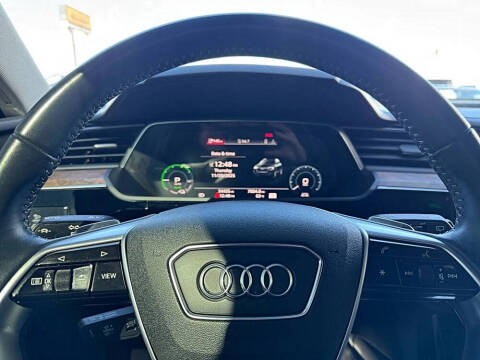 2019 Audi e-tron quattro Prestige