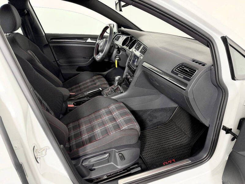 2017 Volkswagen Golf GTI S