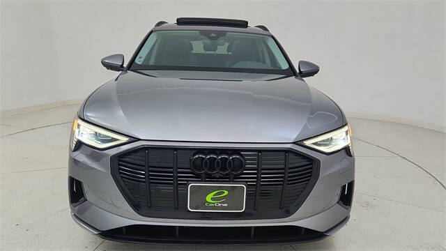 2022 Audi e-tron quattro Premium Plus