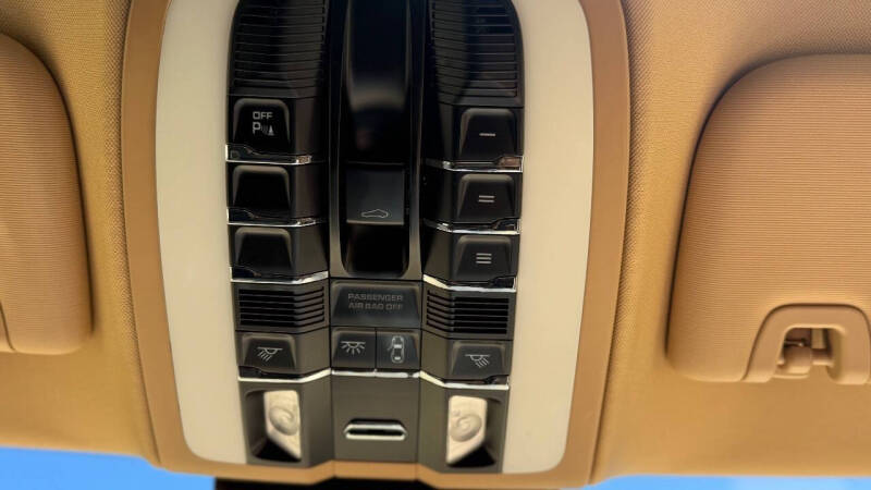 2011 Porsche Panamera 4