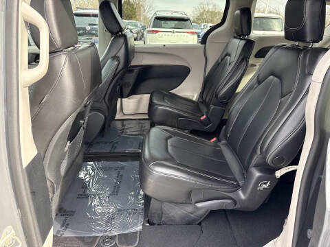 2023 Chrysler Pacifica Touring L