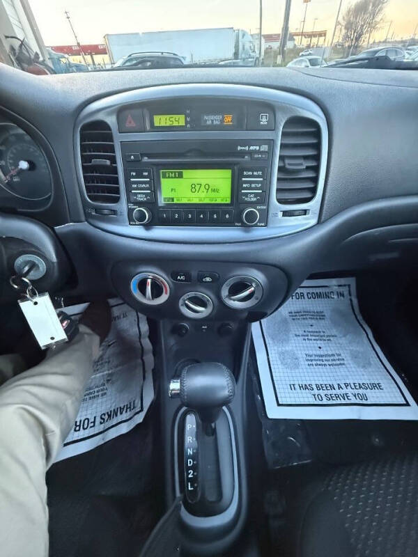 2009 Hyundai Accent SE