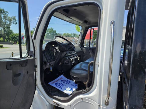 2020 Freightliner M2 106
