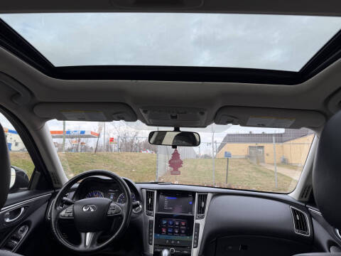 2015 Infiniti Q50 Premium