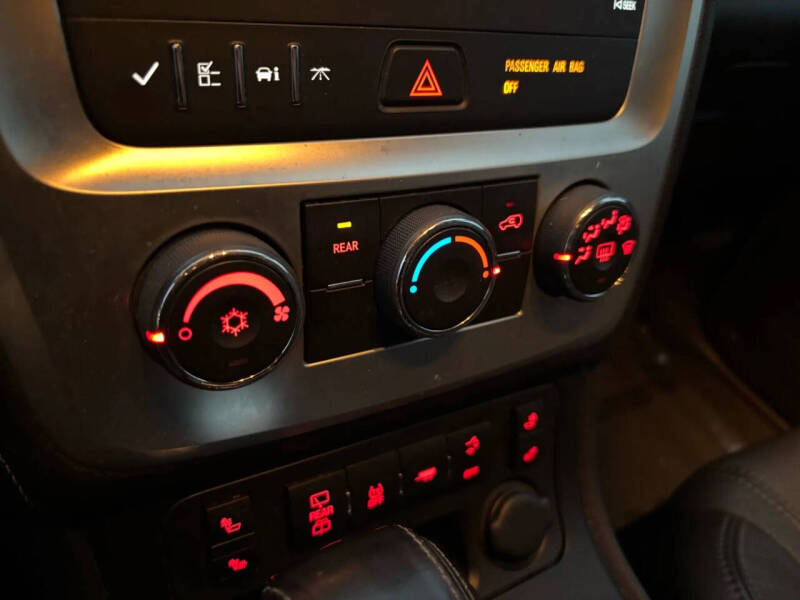 2013 GMC Acadia SLE-2