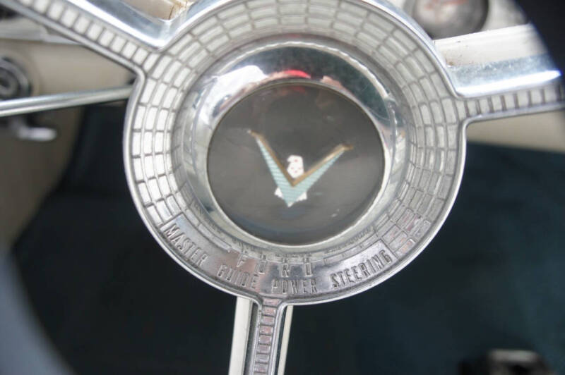 1957 Ford Thunderbird