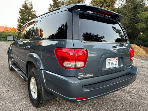 2005 Toyota Sequoia SR5