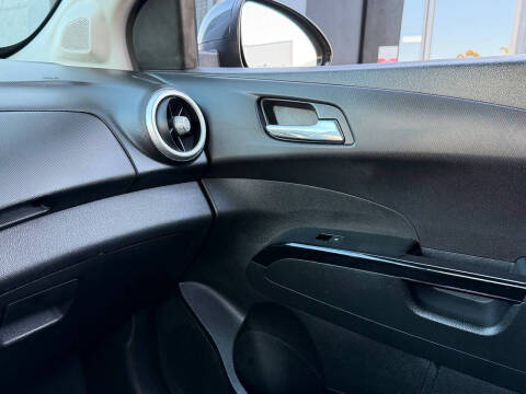 2019 Chevrolet Sonic LT Auto