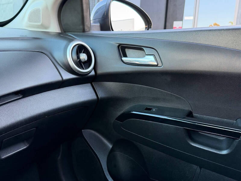 2019 Chevrolet Sonic LT Auto