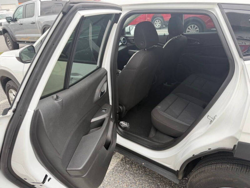 2025 Chevrolet Trax LS