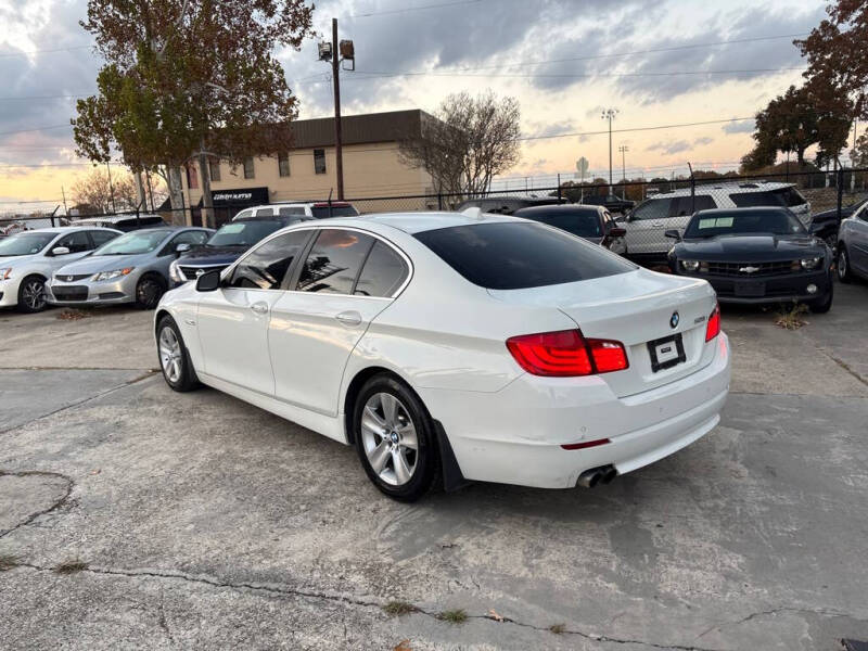 2011 BMW 5 Series 528i