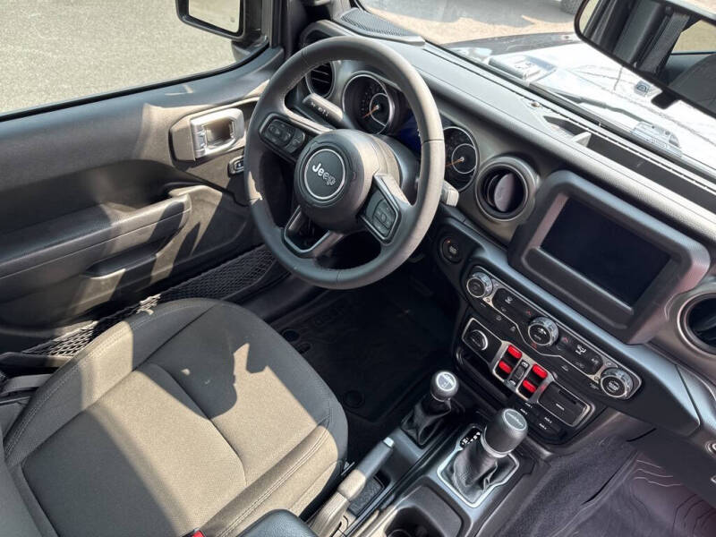 2023 Jeep Gladiator Willys