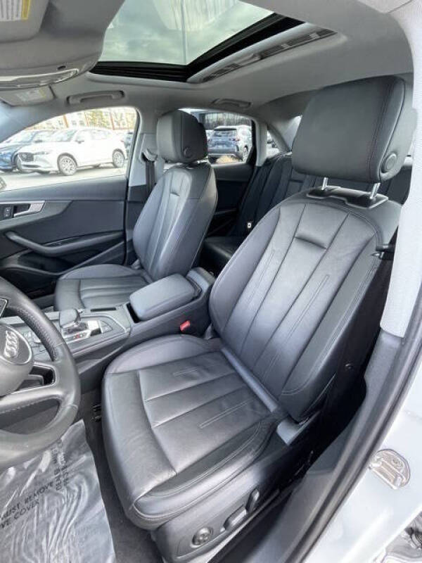 2019 Audi A4 quattro Premium 45 TFSI