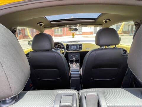 2013 Volkswagen Beetle 2.5L Fender Edition