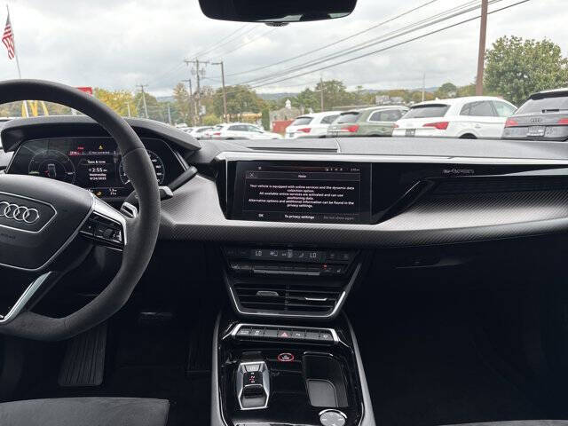 2023 Audi e-tron GT quattro Premium Plus