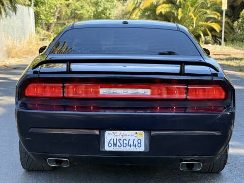 2012 Dodge Challenger R/T Plus
