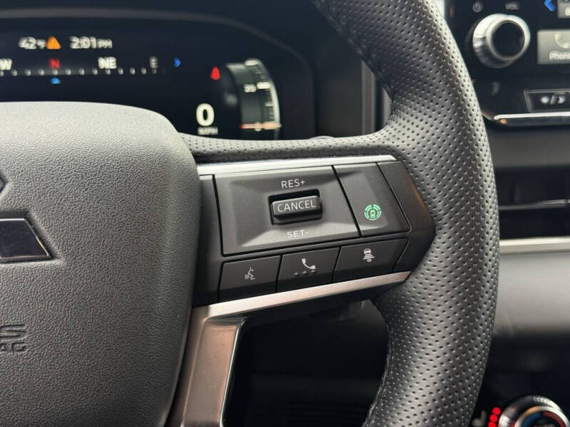 2024 Mitsubishi Outlander SE