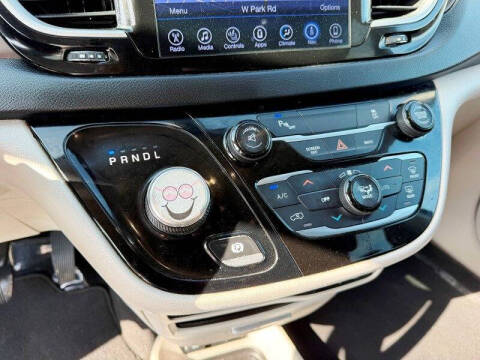 2017 Chrysler Pacifica Touring-L