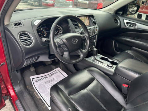 2017 Nissan Pathfinder SL