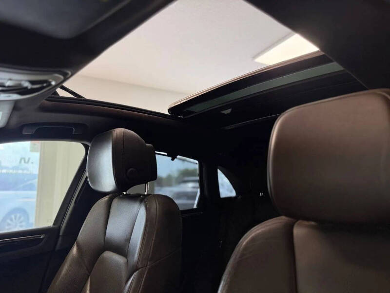 2015 Porsche Macan S