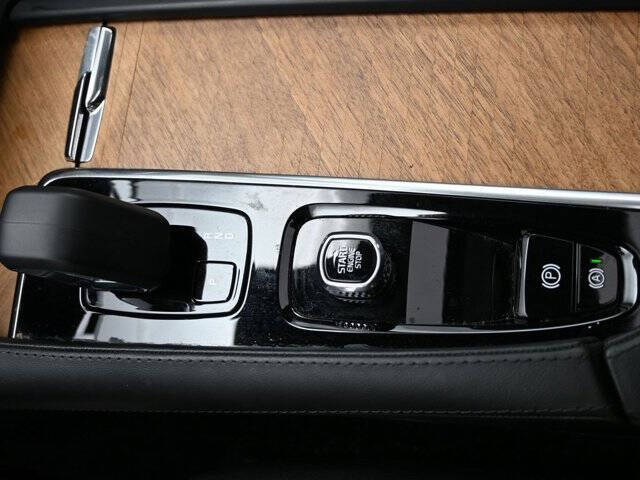 2024 Volvo XC90 B5 Plus Bright Theme