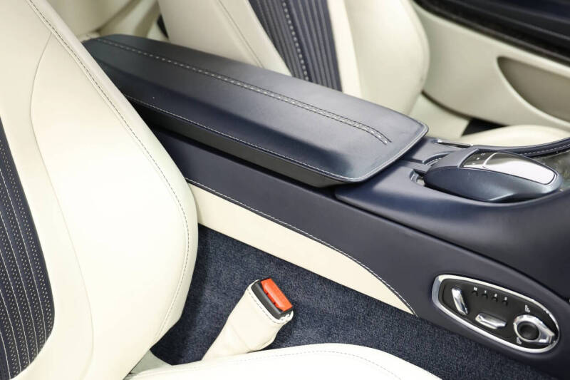 2019 Aston Martin DB11 V8