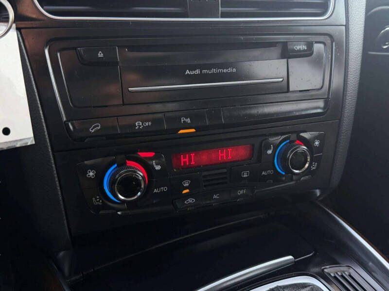 2011 Audi Q5 3.2 quattro Premium Plus