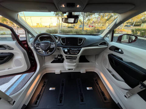 2022 Chrysler Pacifica Touring L