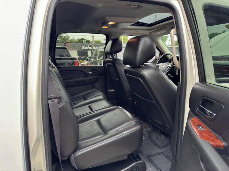 2011 Chevrolet Avalanche LTZ