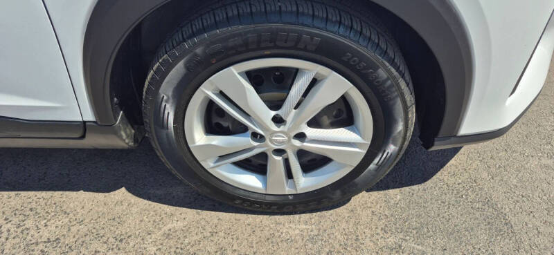 2024 Nissan Kicks S