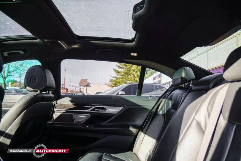 2018 BMW 7 Series 740i