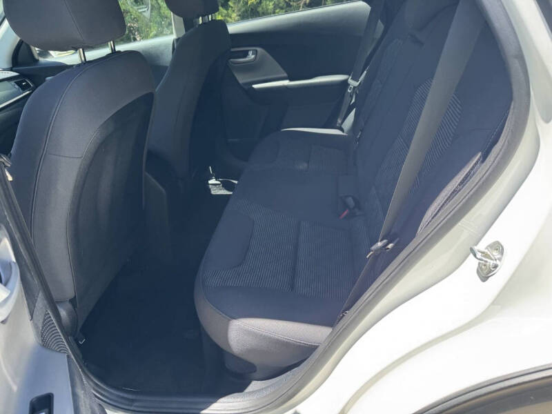 2017 Kia Niro LX