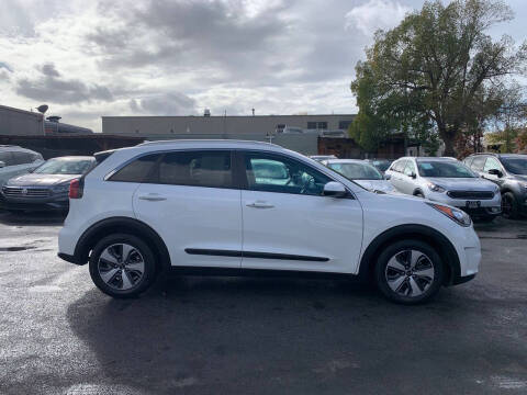 2017 Kia Niro LX