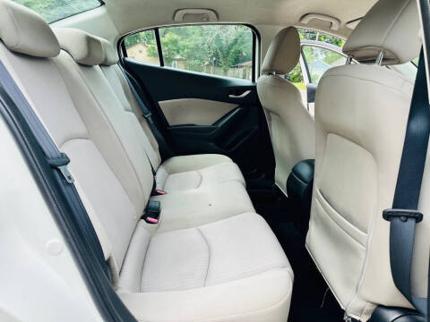 2015 Mazda MAZDA3 i Sport