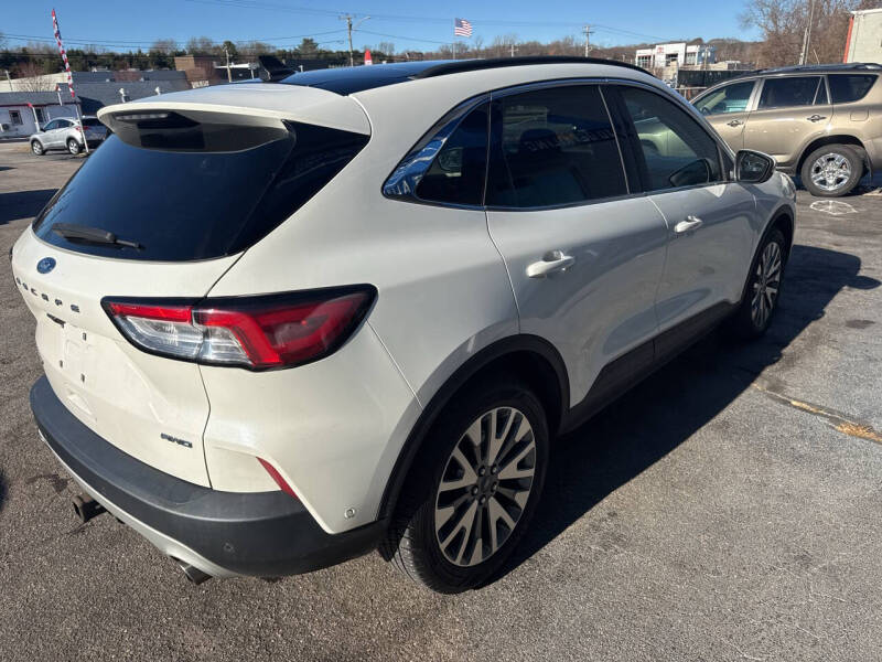 2020 Ford Escape Titanium