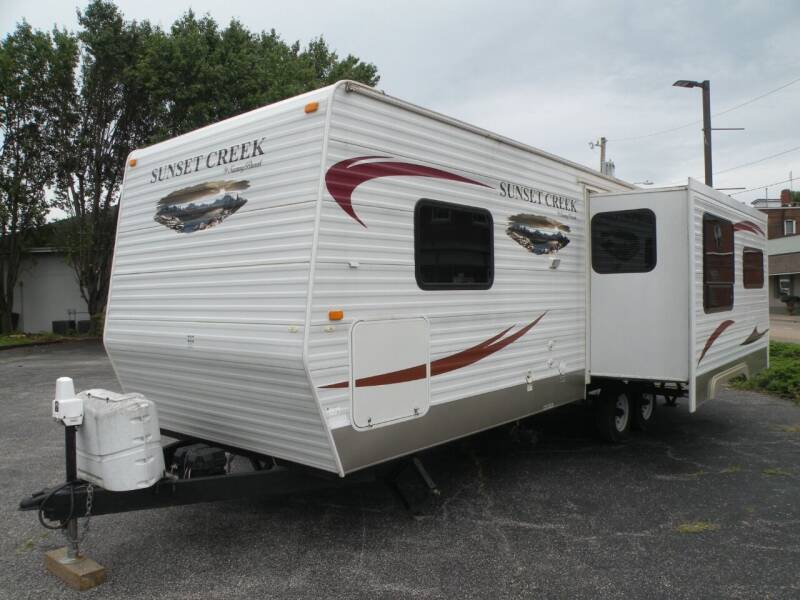 2011 Sunset Creek Sunny Brook 267RL for sale at Kingdom Auto Centers in Litchfield IL