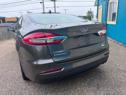 2020 Ford Fusion SE