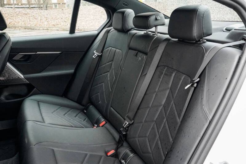 2025 BMW 5 Series 530i xDrive