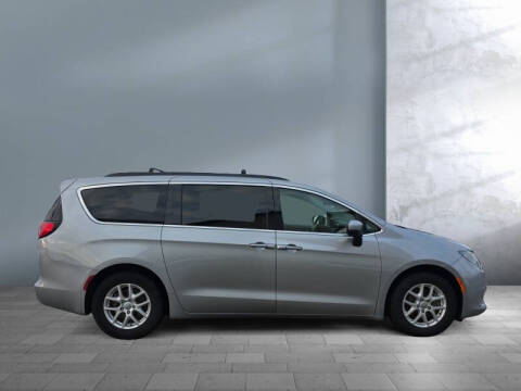 2020 Chrysler Voyager LXi