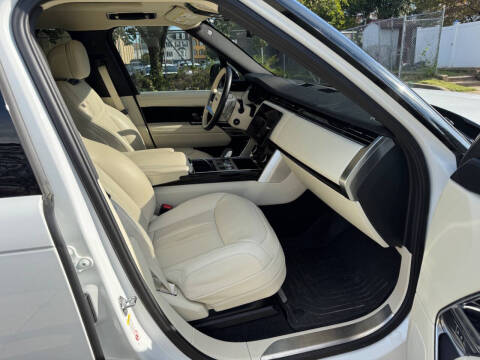 2023 Land Rover Range Rover P530 SE