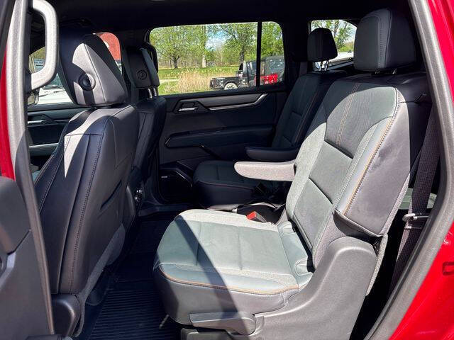 2024 GMC Acadia AT4