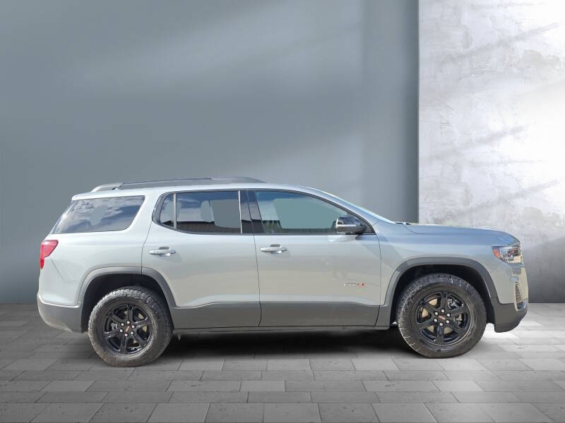 2023 GMC Acadia AT4