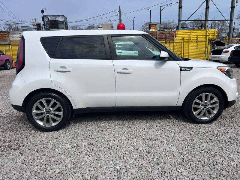 2017 Kia Soul +
