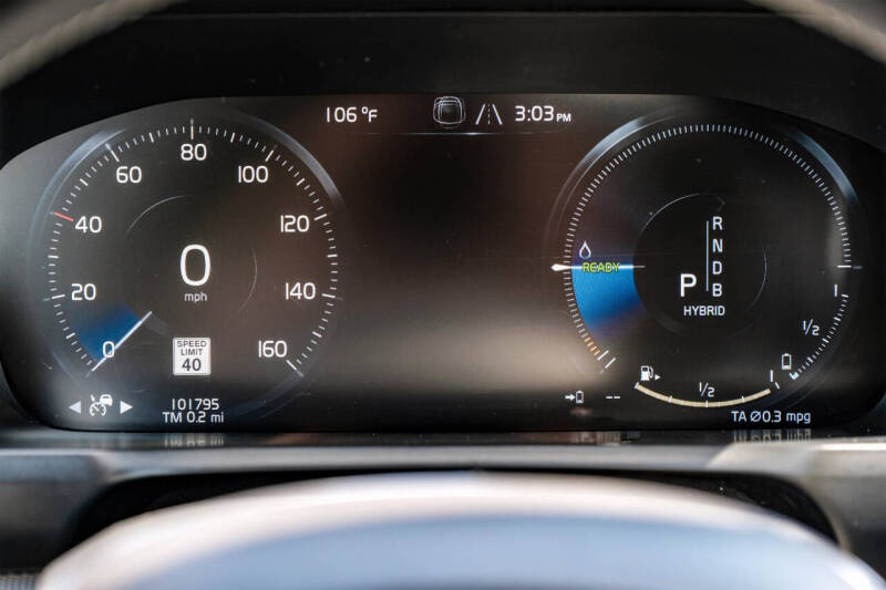 2016 Volvo XC90 T8 eAWD R-Design