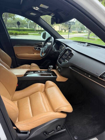 2018 Volvo XC90 T6 Momentum