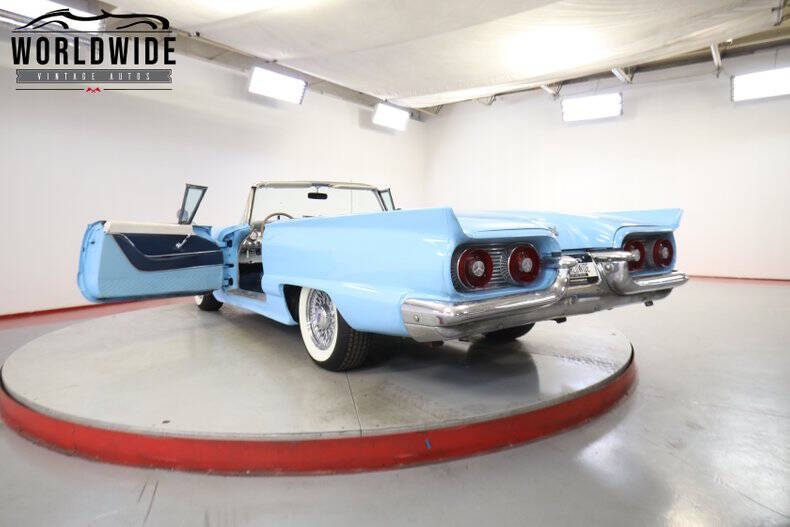 1959 Ford Thunderbird