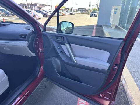 2015 Subaru Forester 2.5i