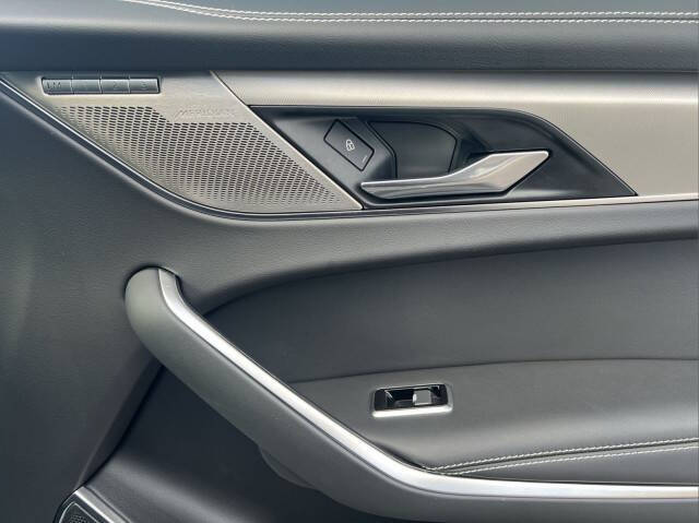 2025 Jaguar F-PACE P250 R-Dynamic S